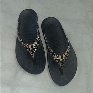 •OOFOS• Sandals!